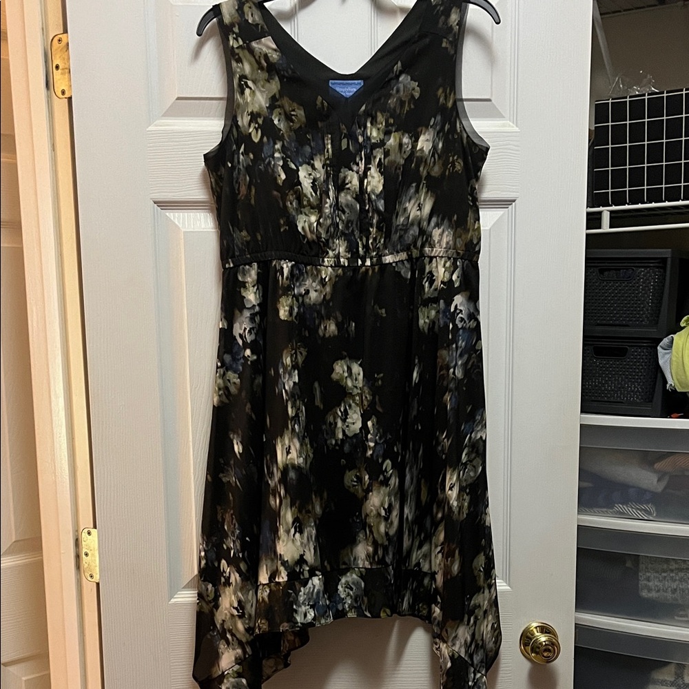 Simply Vera Vera Wang Black and Cream High Low Dress